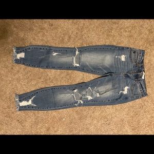 KanCan women’s distressed jeans
